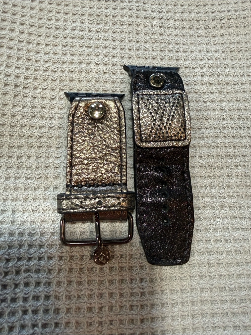 Louis Vuitton Spark*l Band Metallic Silver Leather with patch, size 2